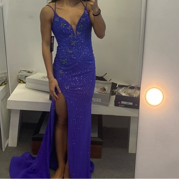 Amarra prom dress. - Picture 3 of 6